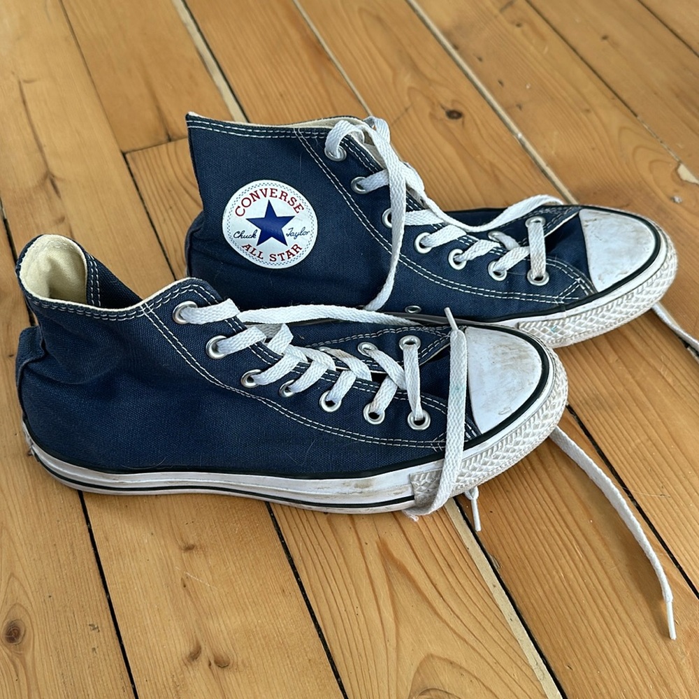 Navy blue high top Converse